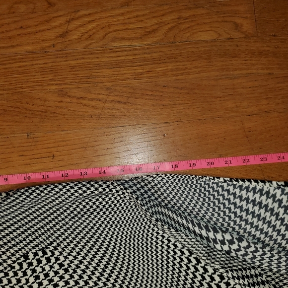 Urban Outfitters Optical Illusion Houndstooth Skirt With Slit - Picture 11 of 11